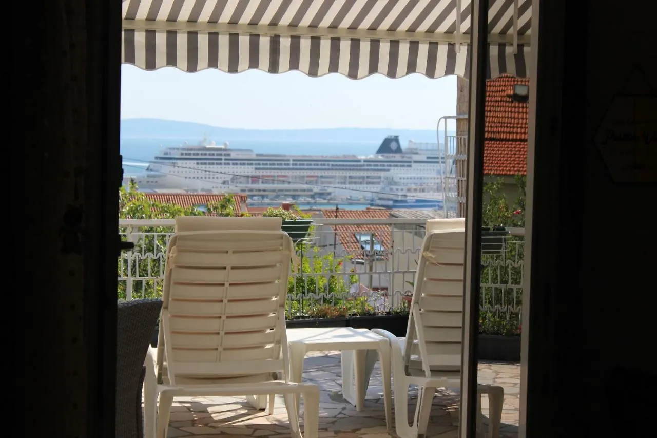 Apartments Bruno سبليت 0*,